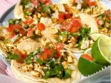 plate of chicken tacos