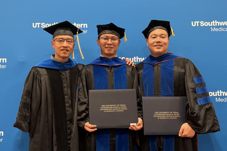 Drs. Banghao Zhou and Lixiang Guoe